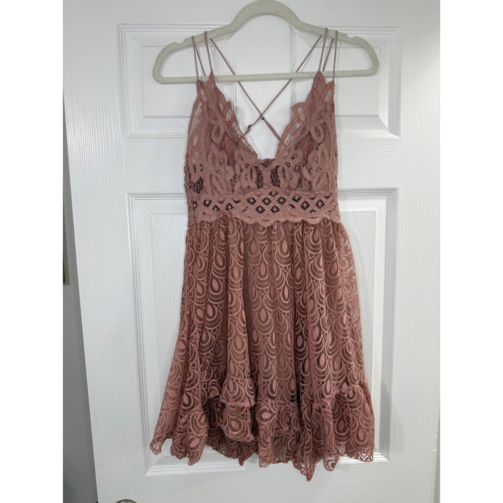 Free People FP One Adella Mini Dress Size Medium Rose Pink Excellent Lace Boho - Picture 3 of 8